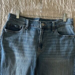 Old Navy women’s straight leg mid-rise blue jeans, size 4/27, tall.